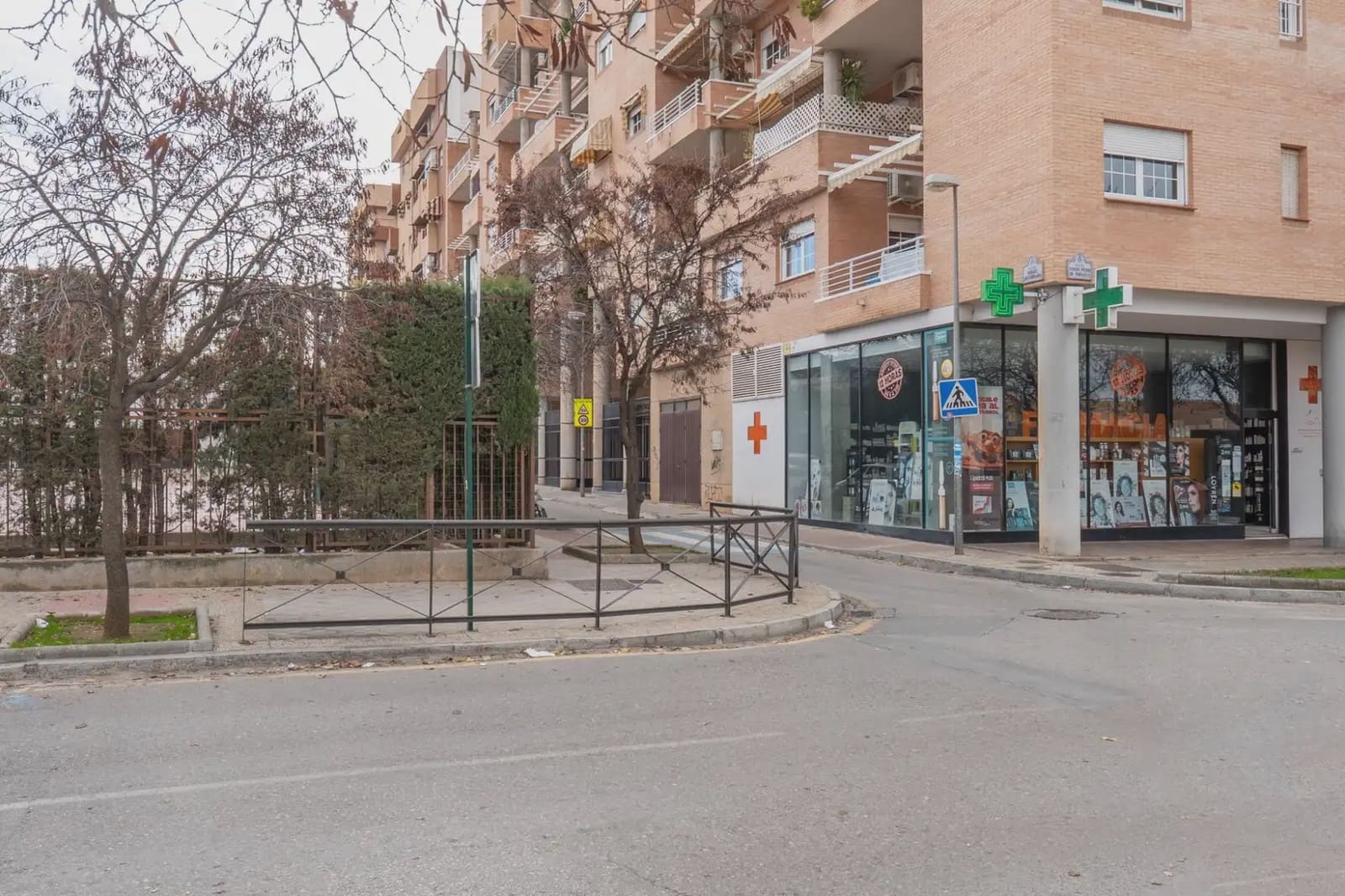 Local Comercial en Granada ciudad en venta - 118.000 € (Ref: 9837494)