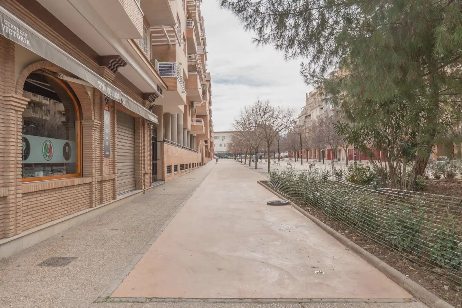 Local Comercial en Granada ciudad en venta - 118.000 € (Ref: 9837494)