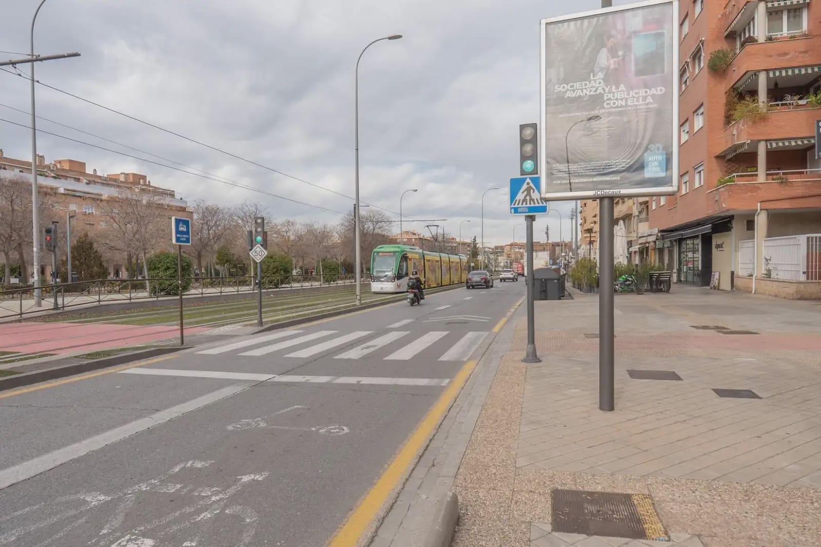 Local Comercial en Granada ciudad en venta - 118.000 € (Ref: 9837494)