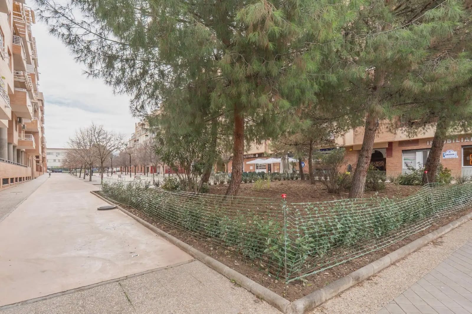 Local Comercial en Granada ciudad en venta - 118.000 € (Ref: 9837494)