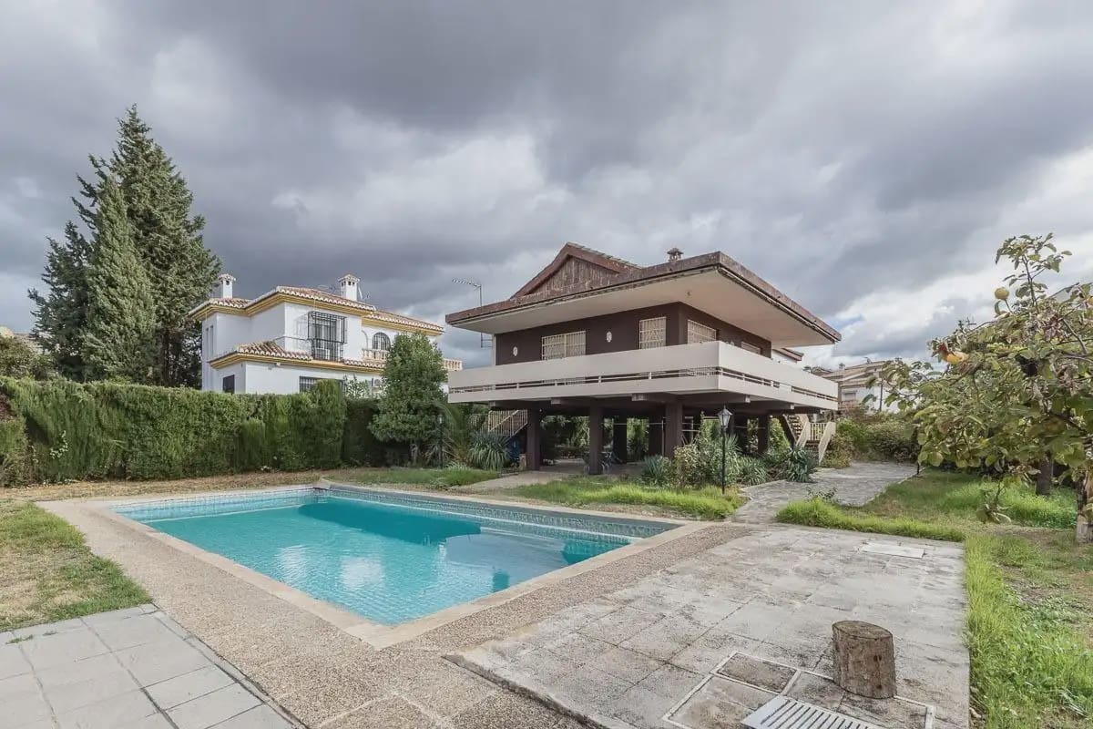 Villa zu verkaufen in Cajar mit Pool Garage - 415.000 € (Ref: 9837495)