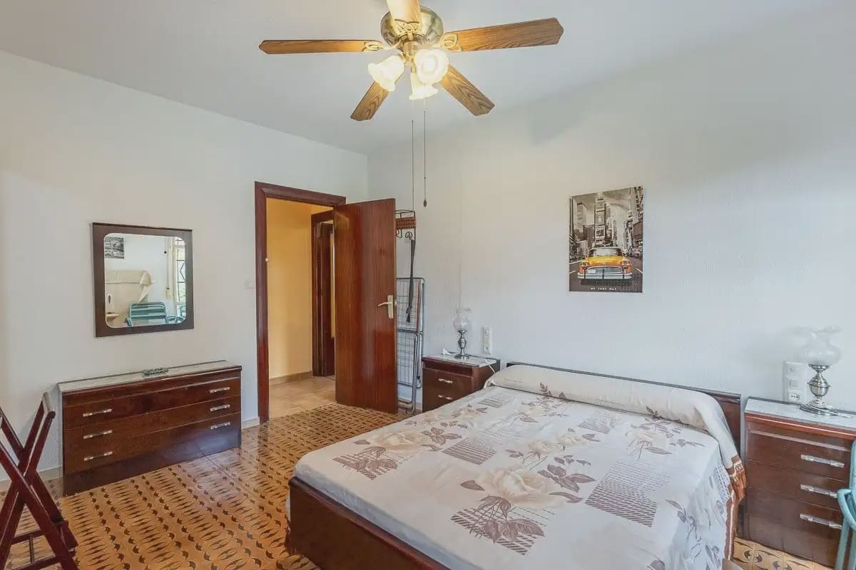 Villa zu verkaufen in Cajar mit Pool Garage - 415.000 € (Ref: 9837495)