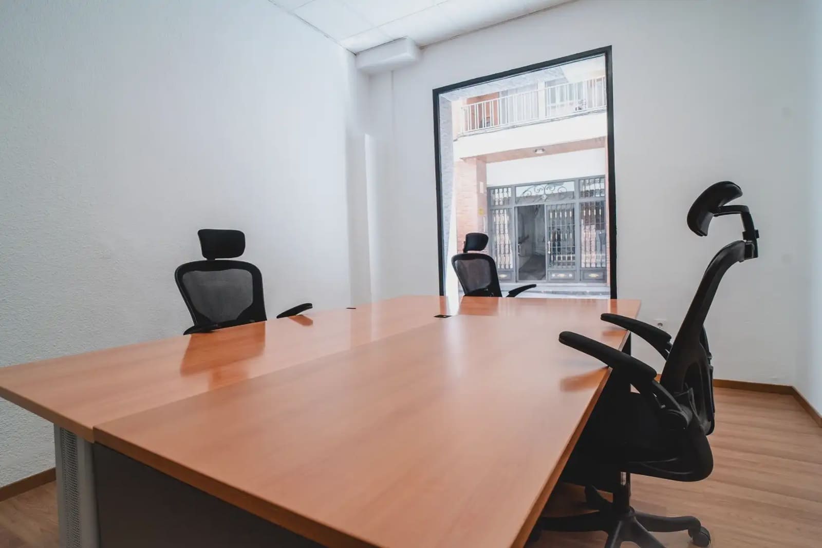 Commercieel te koop in Granada stad - € 299.000 (Ref: 9837496)