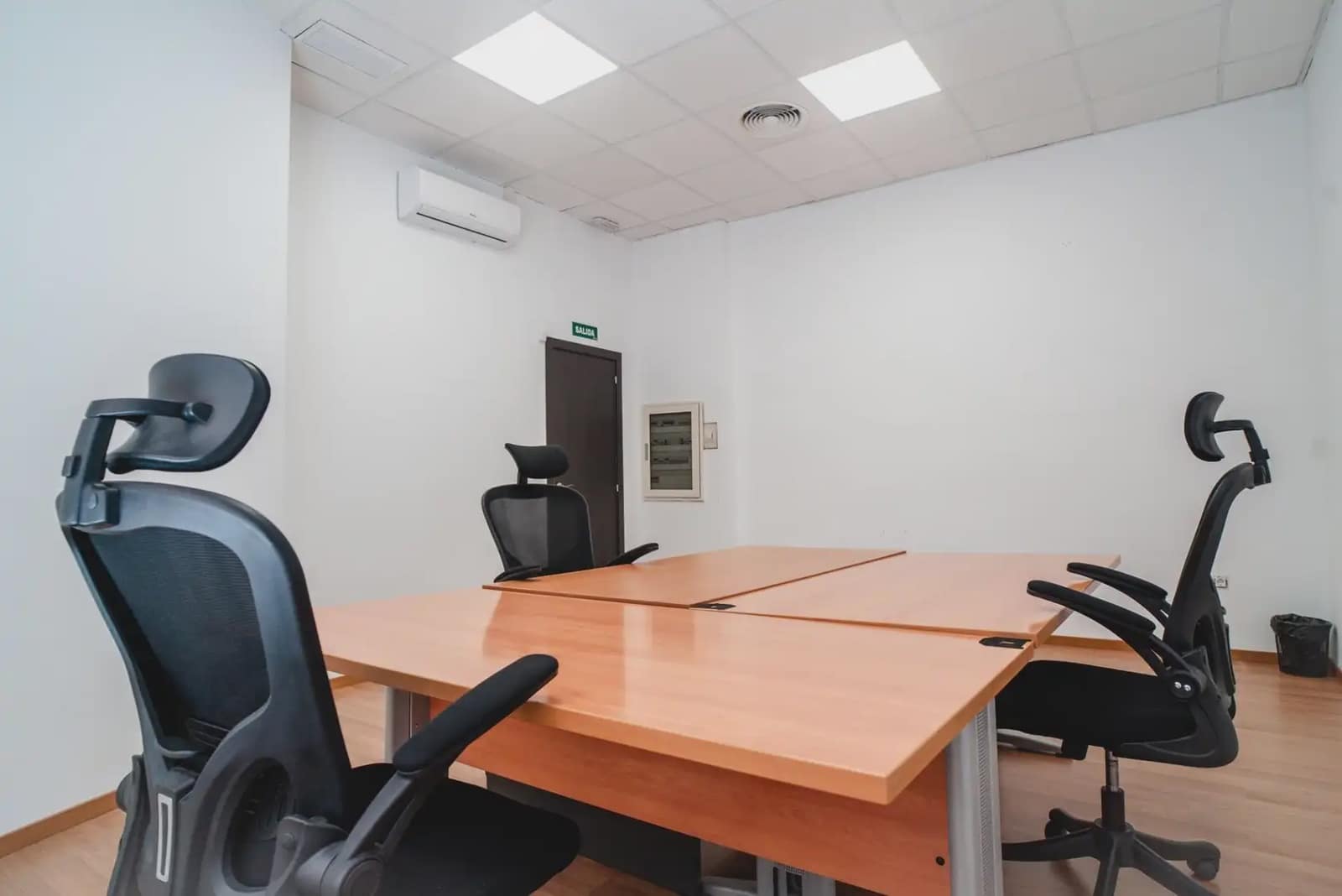 Commercieel te koop in Granada stad - € 299.000 (Ref: 9837496)