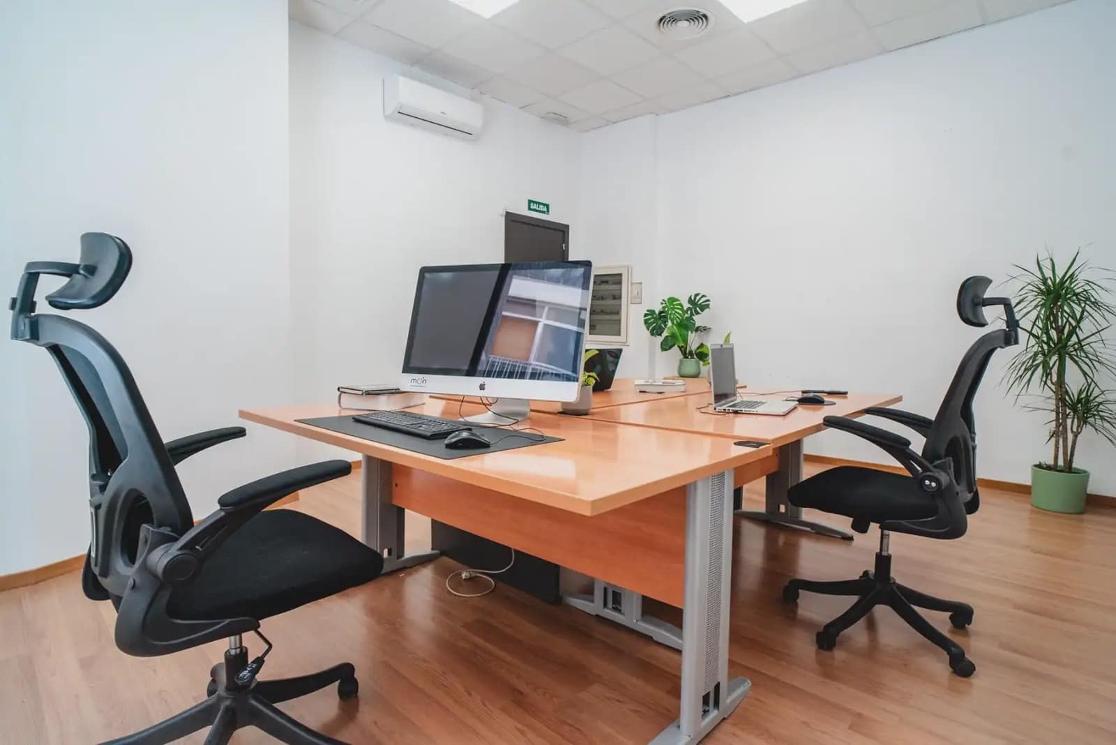 Commercieel te koop in Granada stad - € 299.000 (Ref: 9837496)