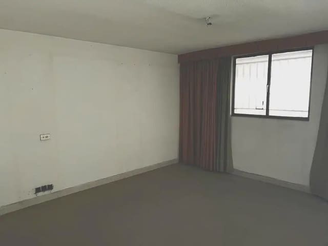 Local Commercial à louer à Figares, Grenade ville - 1 200 € (Ref: 9837497)