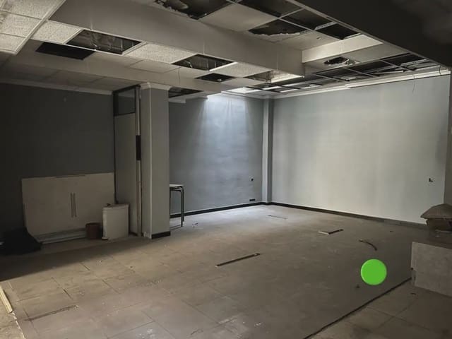 Local Commercial à louer à Figares, Grenade ville - 1 200 € (Ref: 9837497)
