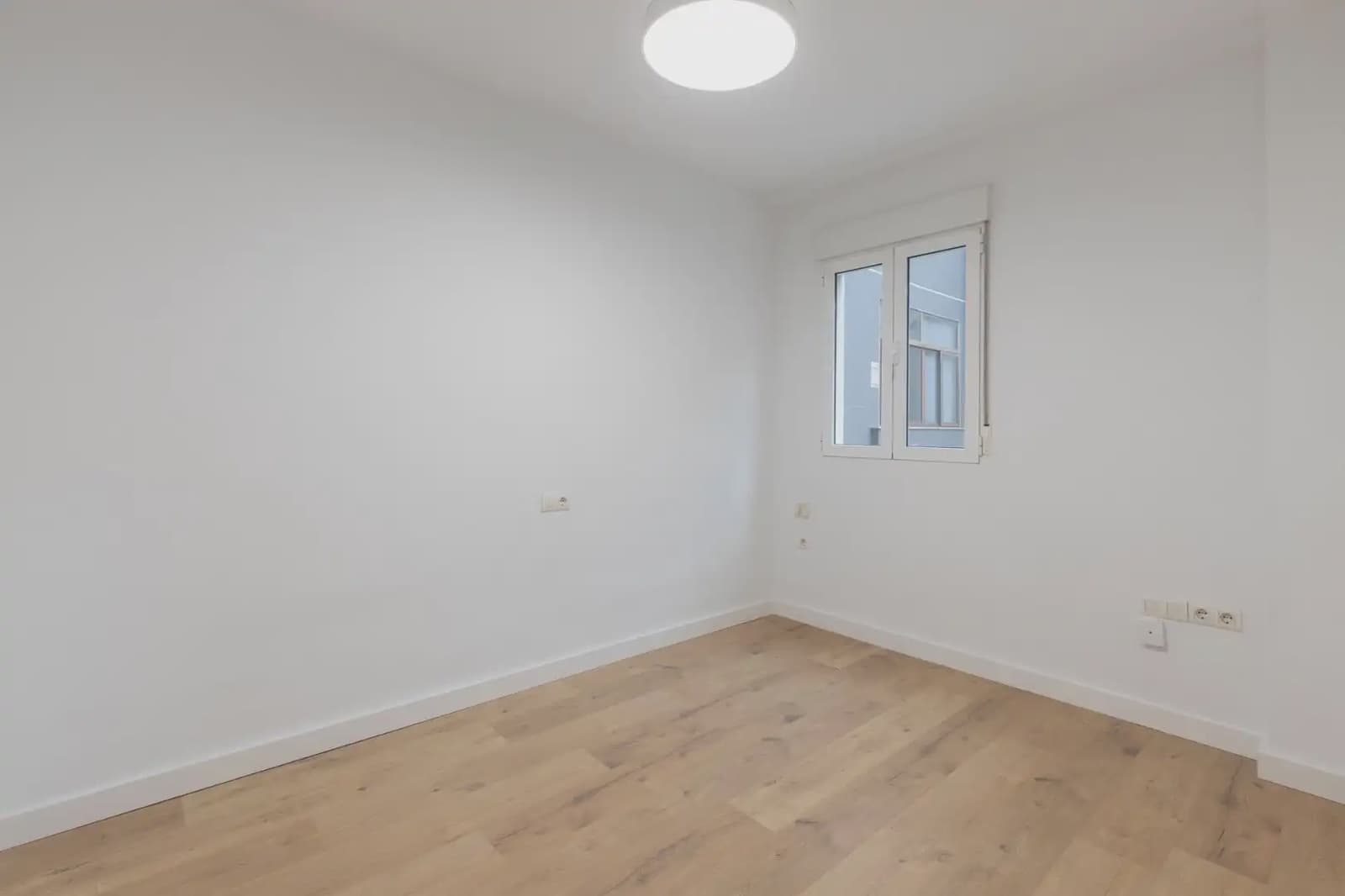 Flat for sale in Cenes de la Vega - € 144,000 (Ref: 9837498)