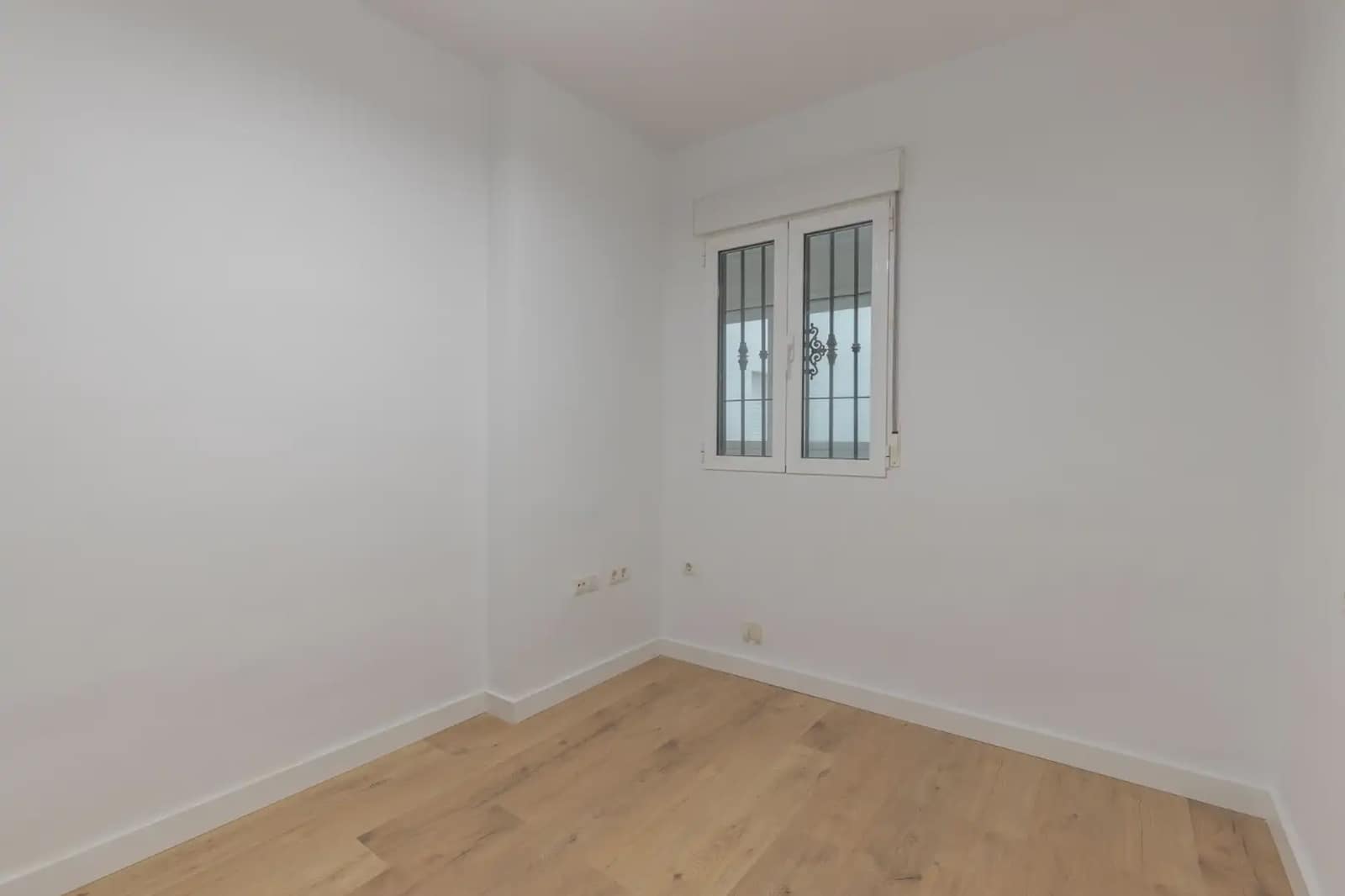 Flat for sale in Cenes de la Vega - € 144,000 (Ref: 9837498)