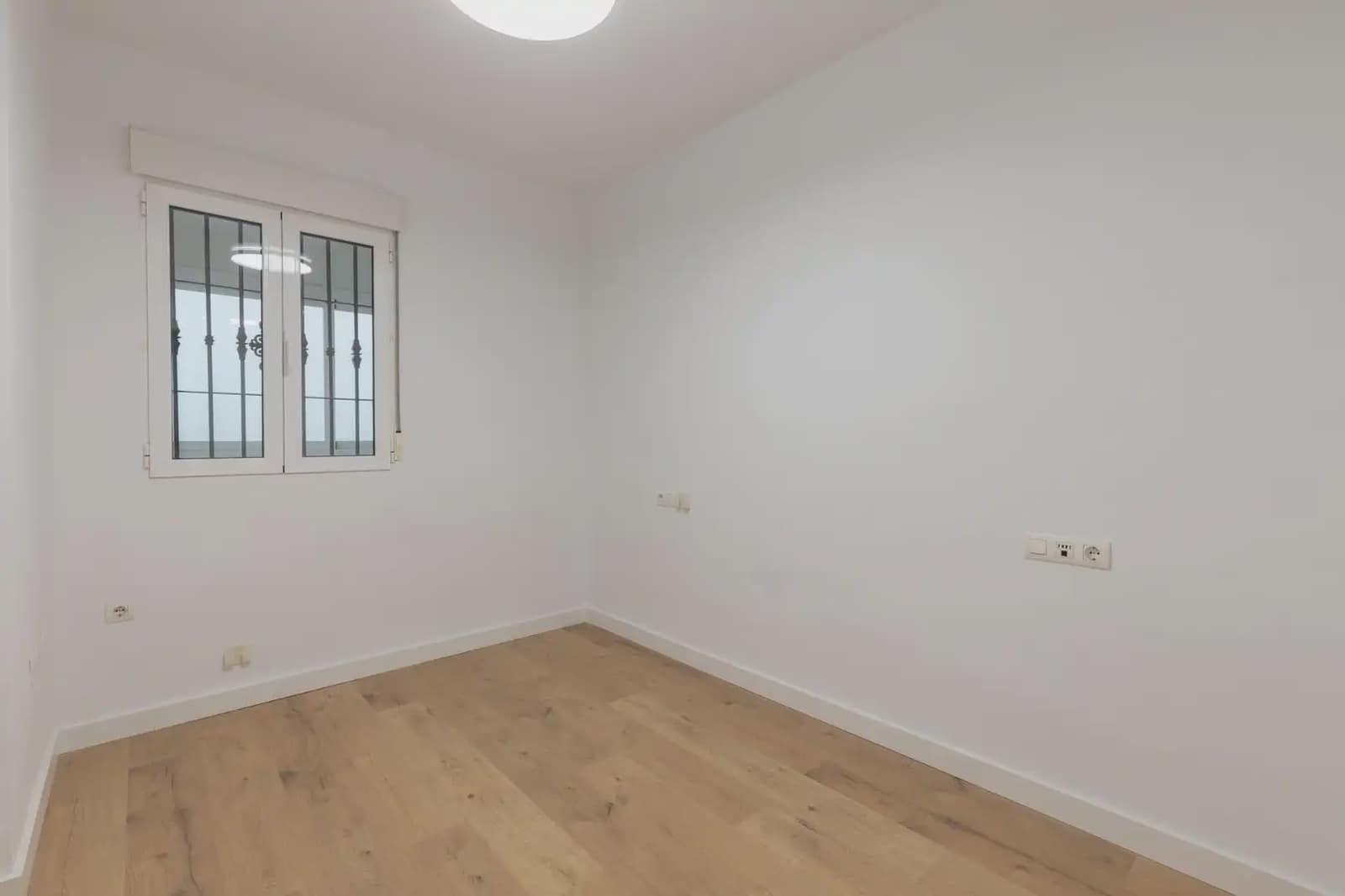 Flat for sale in Cenes de la Vega - € 144,000 (Ref: 9837498)