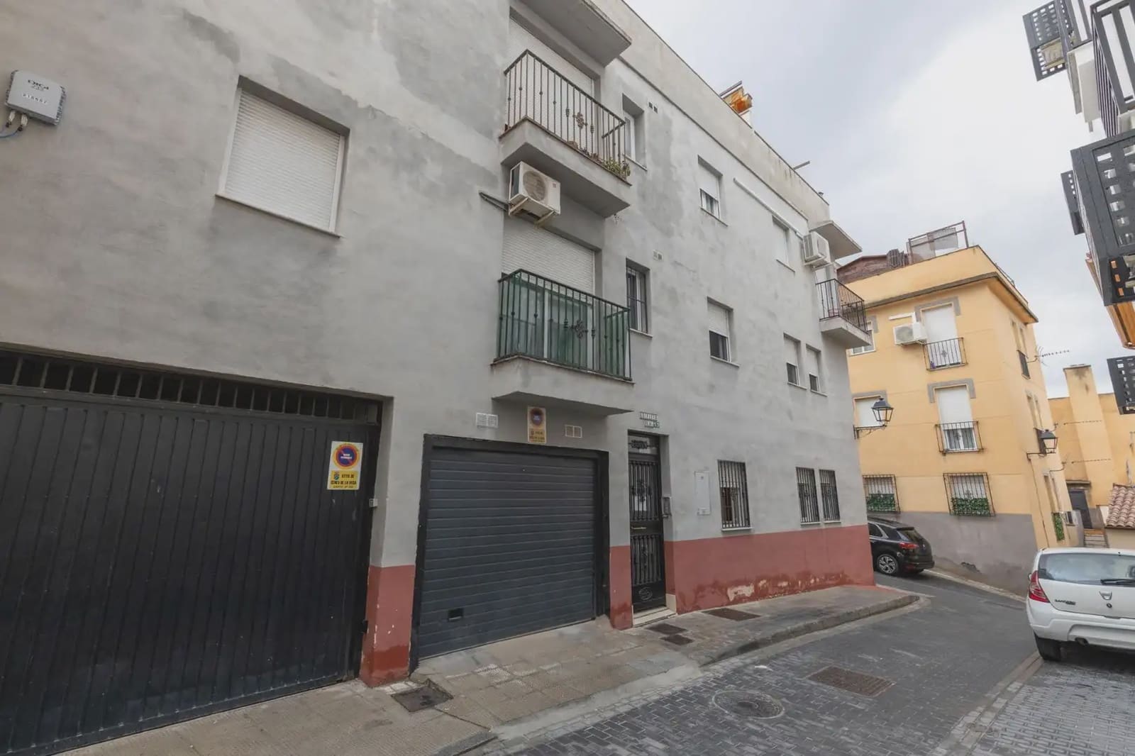 Flat for sale in Cenes de la Vega - € 144,000 (Ref: 9837498)