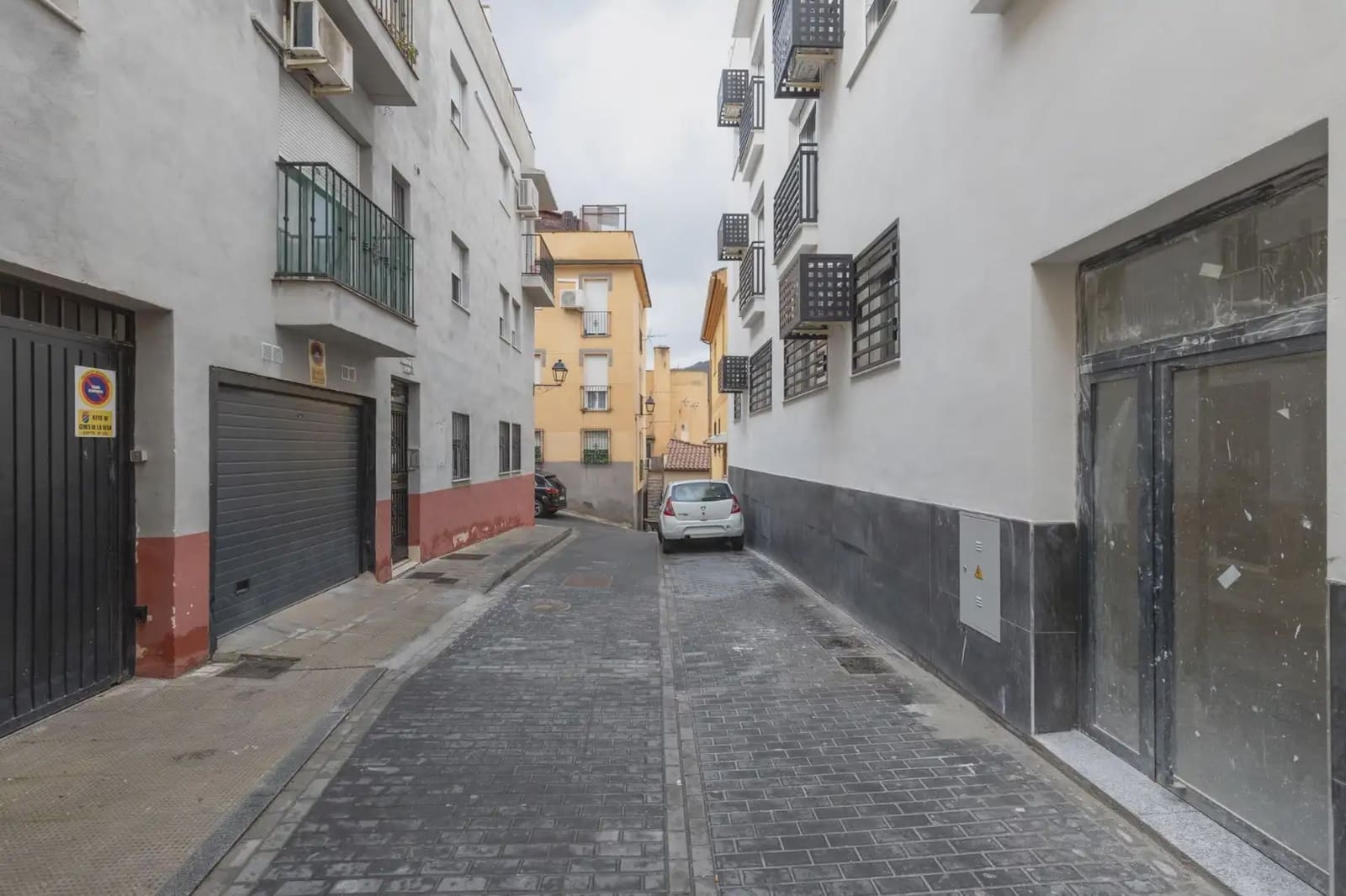 Flat for sale in Cenes de la Vega - € 144,000 (Ref: 9837498)