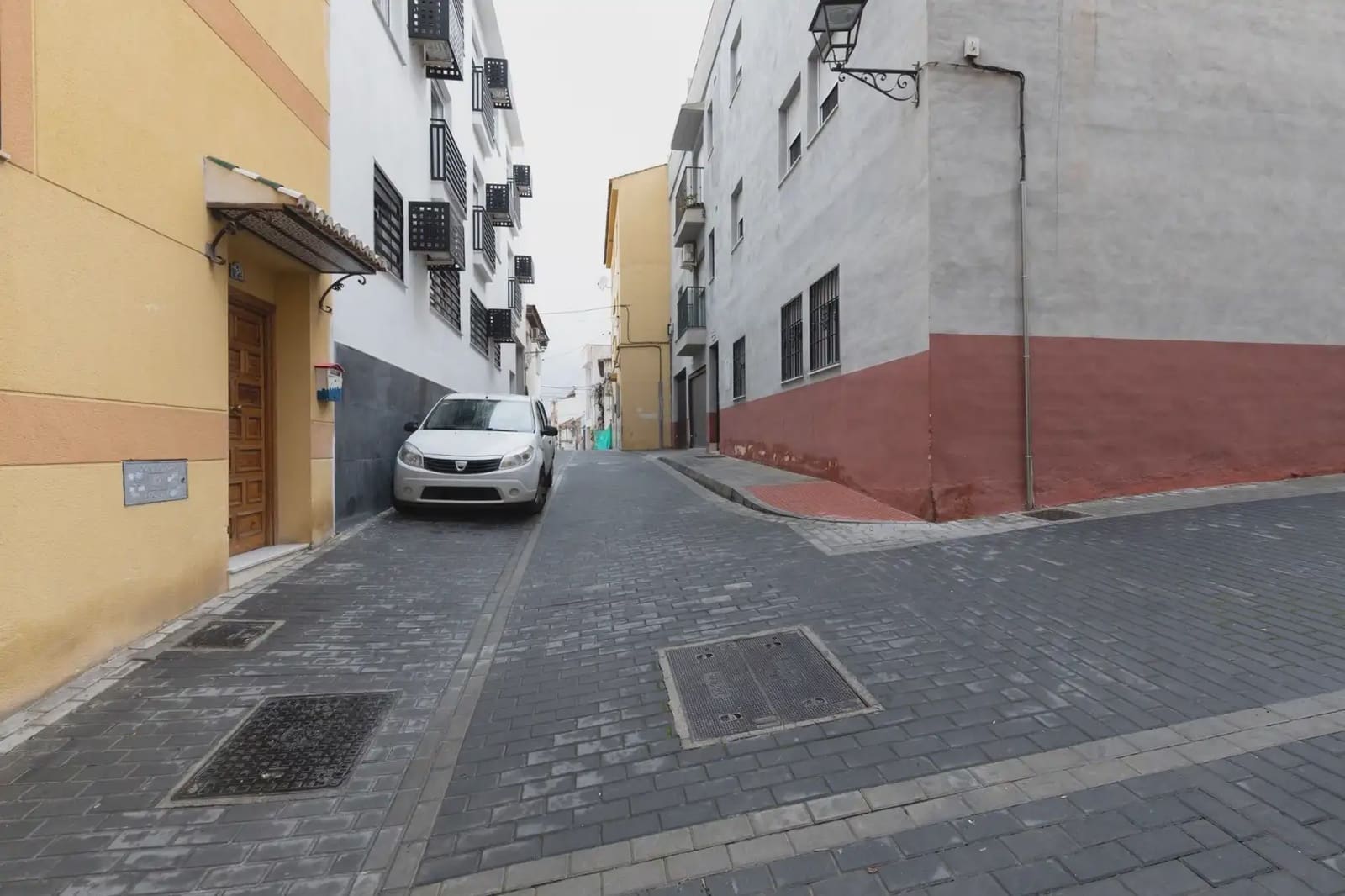 Flat for sale in Cenes de la Vega - € 144,000 (Ref: 9837498)