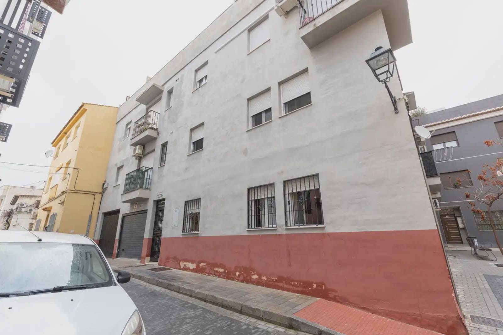 Flat for sale in Cenes de la Vega - € 144,000 (Ref: 9837498)
