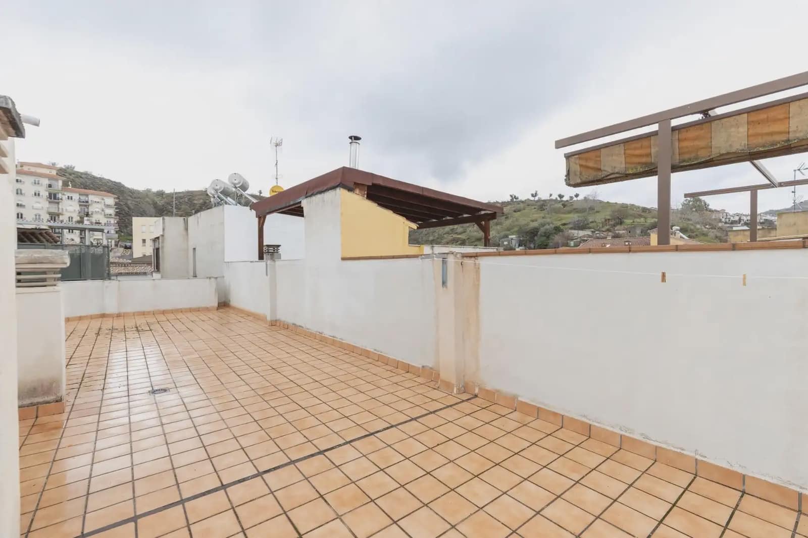 Flat for sale in Cenes de la Vega - € 144,000 (Ref: 9837498)