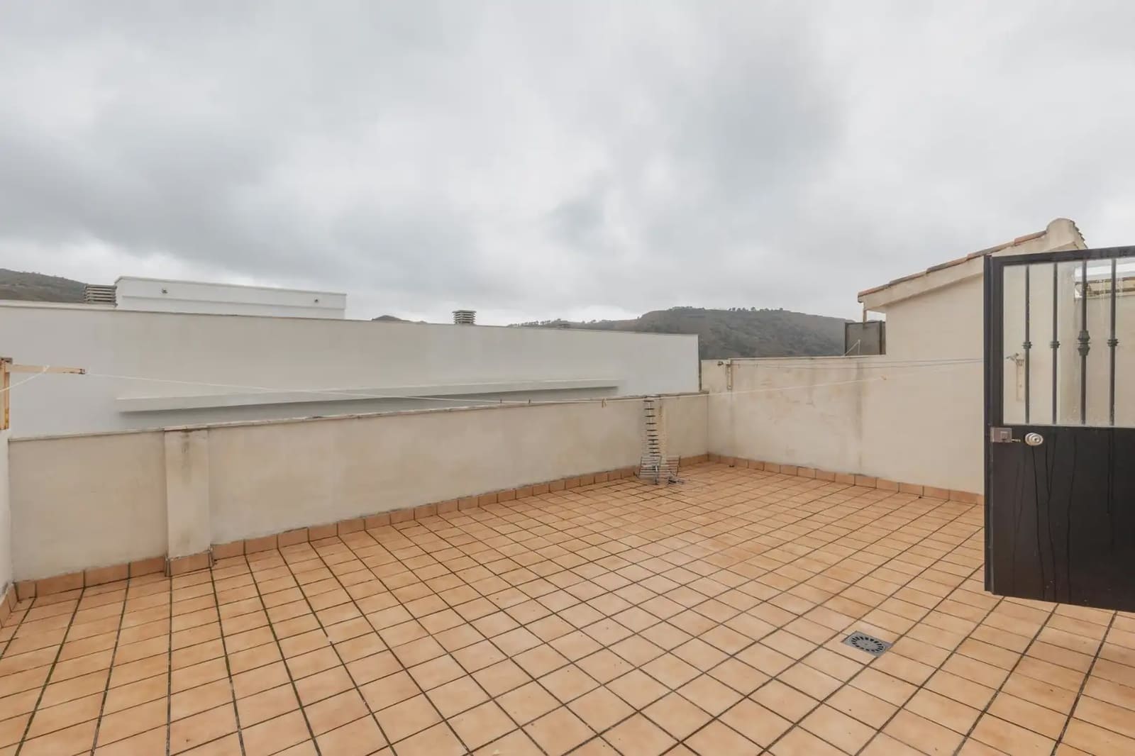 Flat for sale in Cenes de la Vega - € 144,000 (Ref: 9837498)