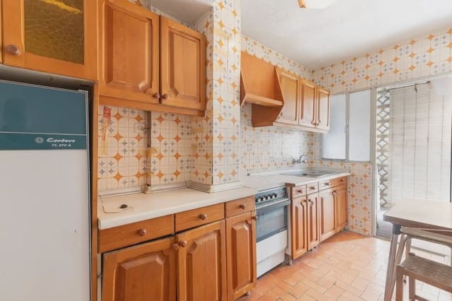 Asunto myytävänä paikassa Poligono Cartuja - La Paz, Granada kaupunki - 160 000 € (Ref: 9837499)
