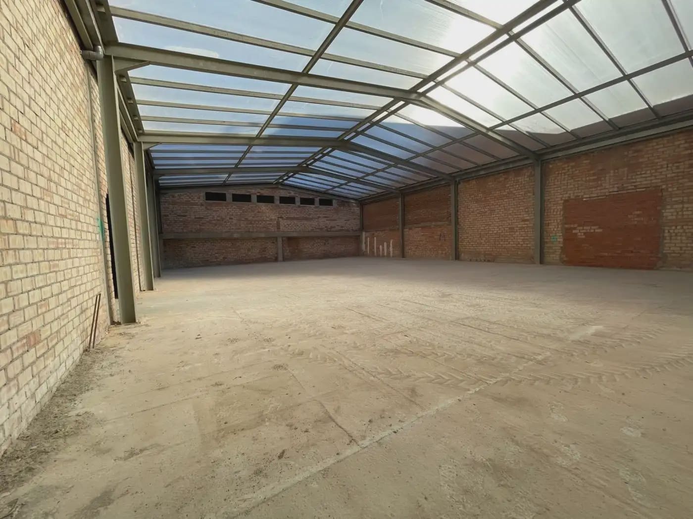 Commercial for rent in Granada city - € 4,500 (Ref: 9837501)