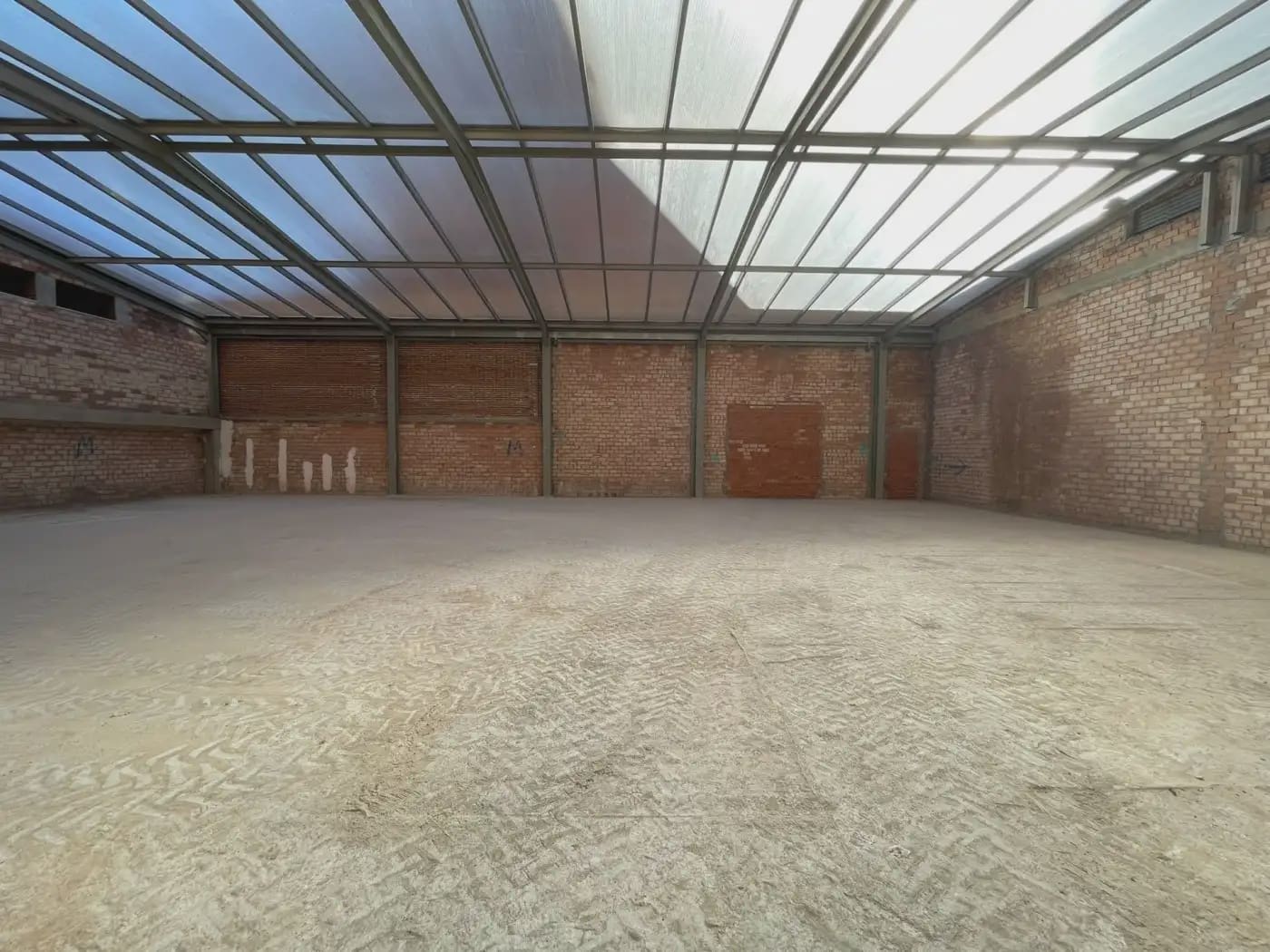 Commercial for rent in Granada city - € 4,500 (Ref: 9837501)