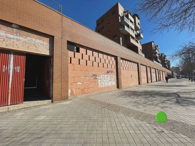 Commercial for rent in Avda. Federico Garcia Lorca - Nueva Estación Autobuses, Granada city - € 4,500 (Ref: 9837501)