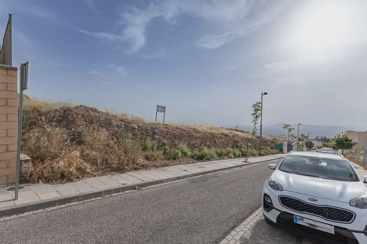 Tontti myytävänä paikassa La Zubia - 105 000 € (Ref: 9837504)