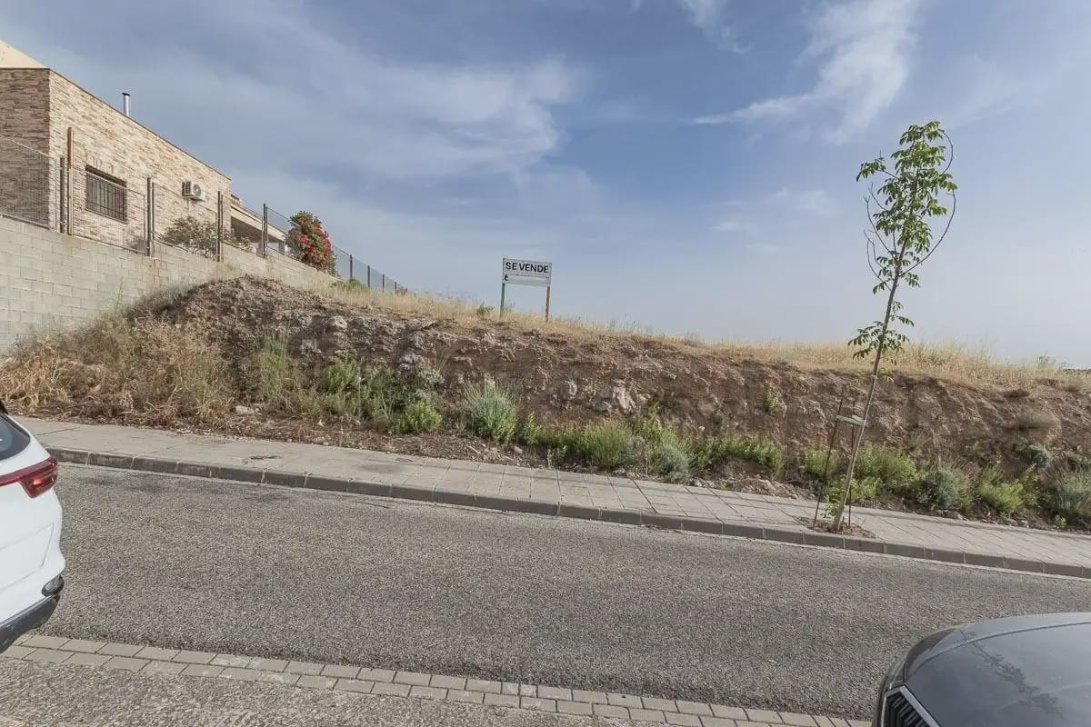Tontti myytävänä paikassa La Zubia - 105 000 € (Ref: 9837504)