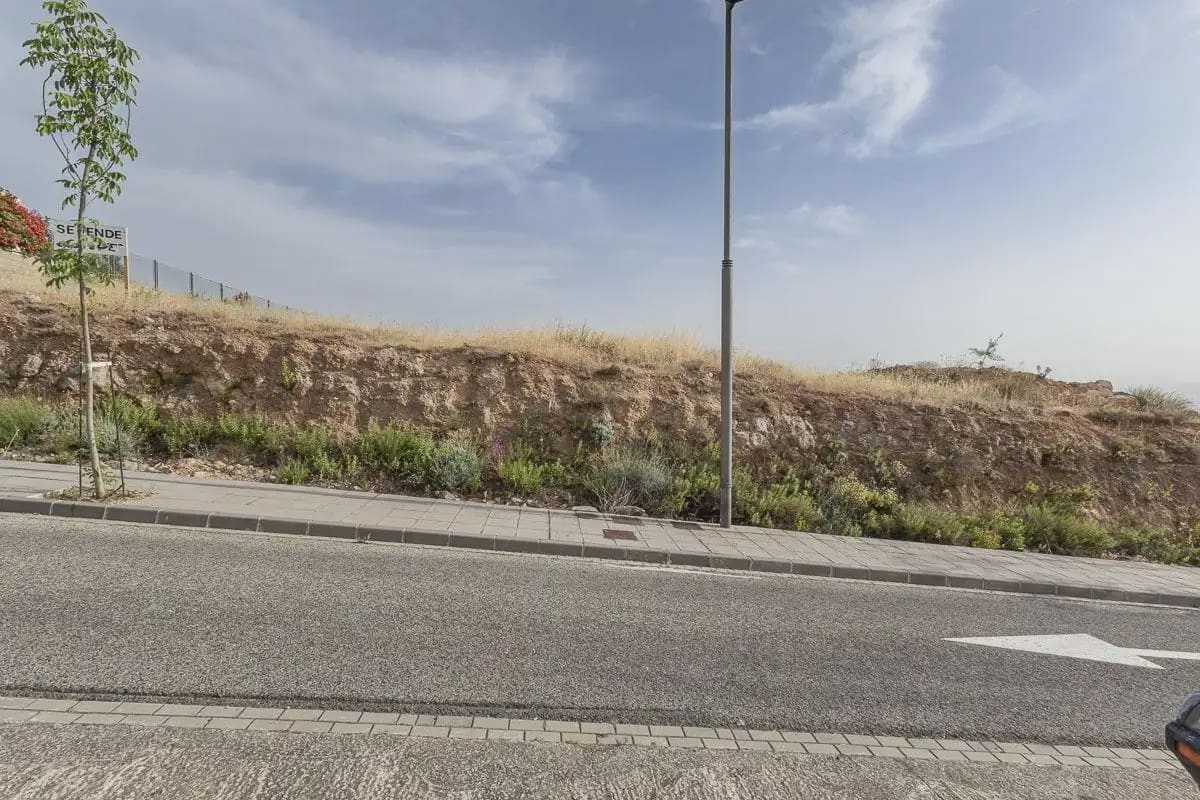 Tontti myytävänä paikassa La Zubia - 105 000 € (Ref: 9837504)