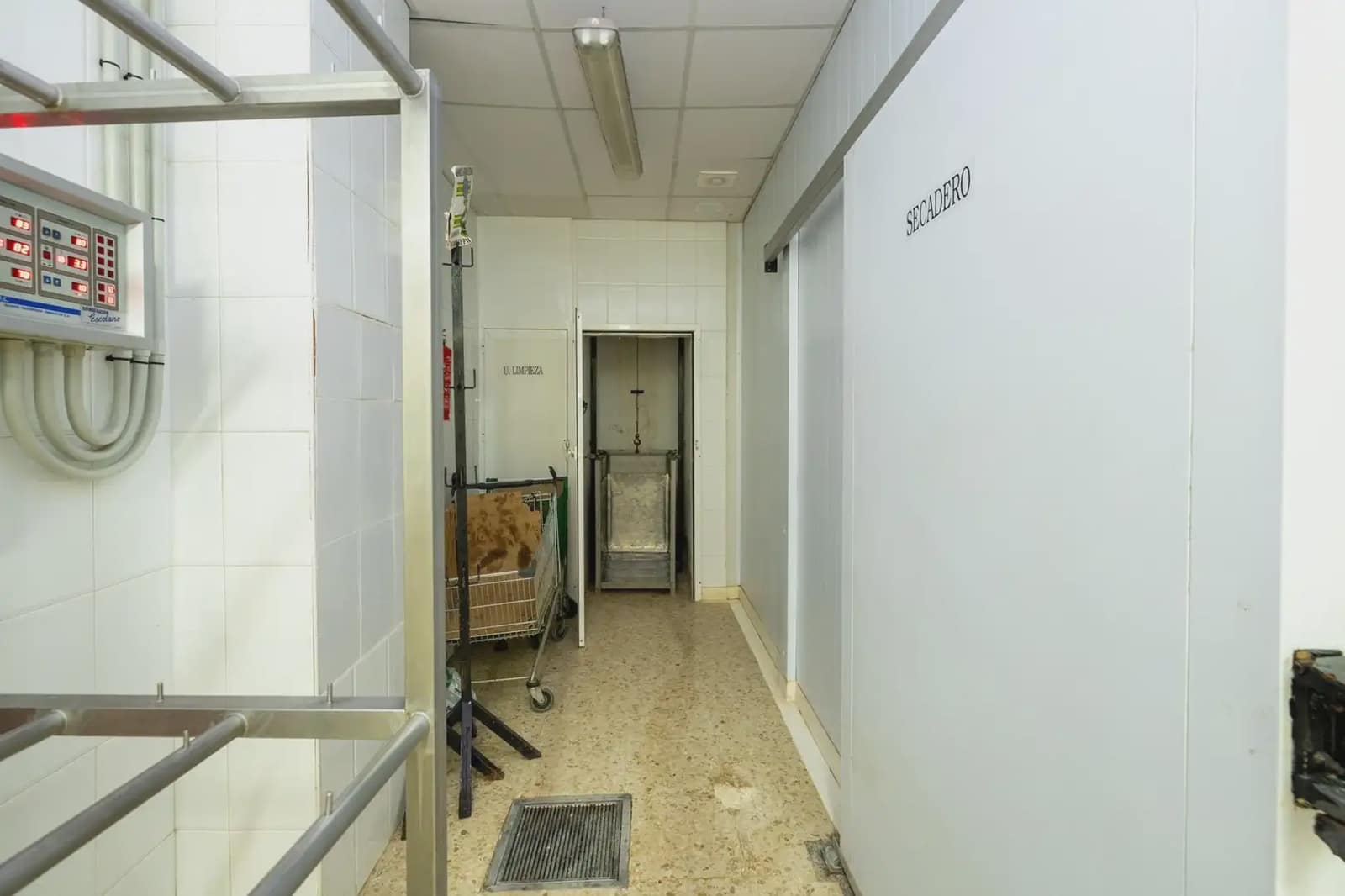 Erhverv til salg i Illora - € 230.000 (Ref: 9837505)
