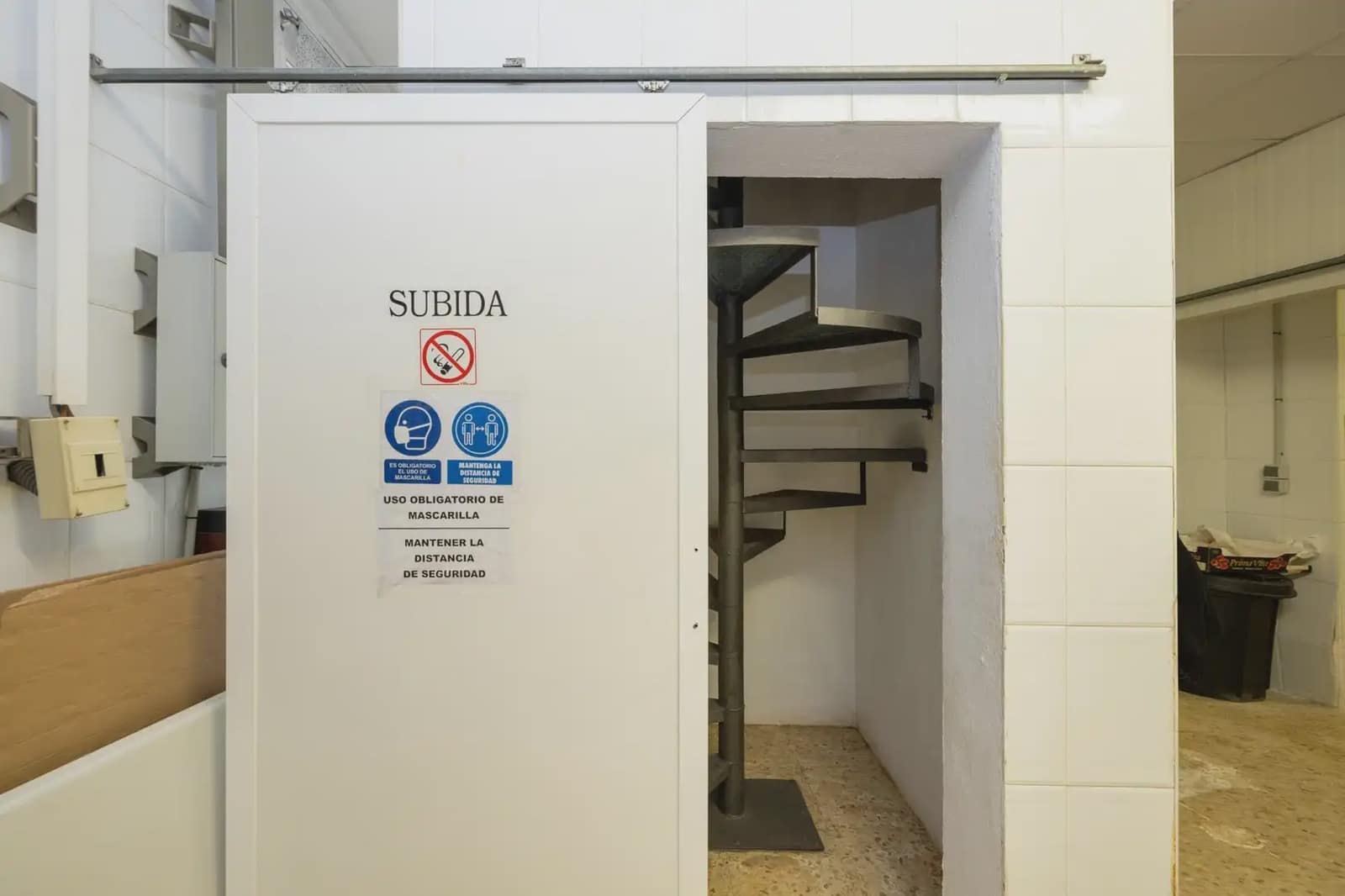 Erhverv til salg i Illora - € 230.000 (Ref: 9837505)