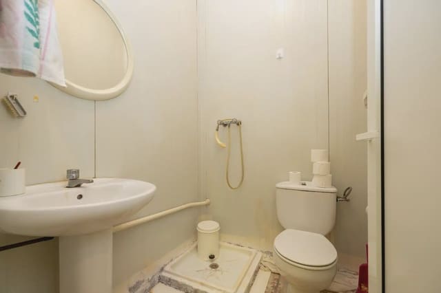 Erhverv til salg i Illora - € 230.000 (Ref: 9837505)