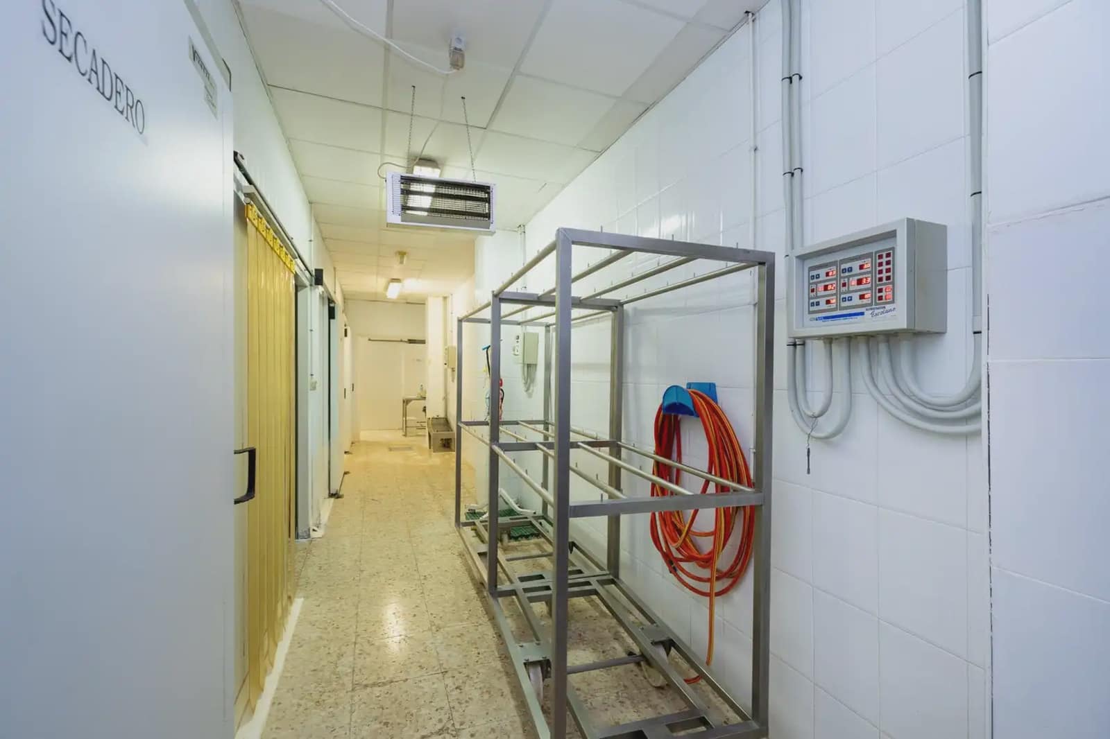 Erhverv til salg i Illora - € 230.000 (Ref: 9837505)