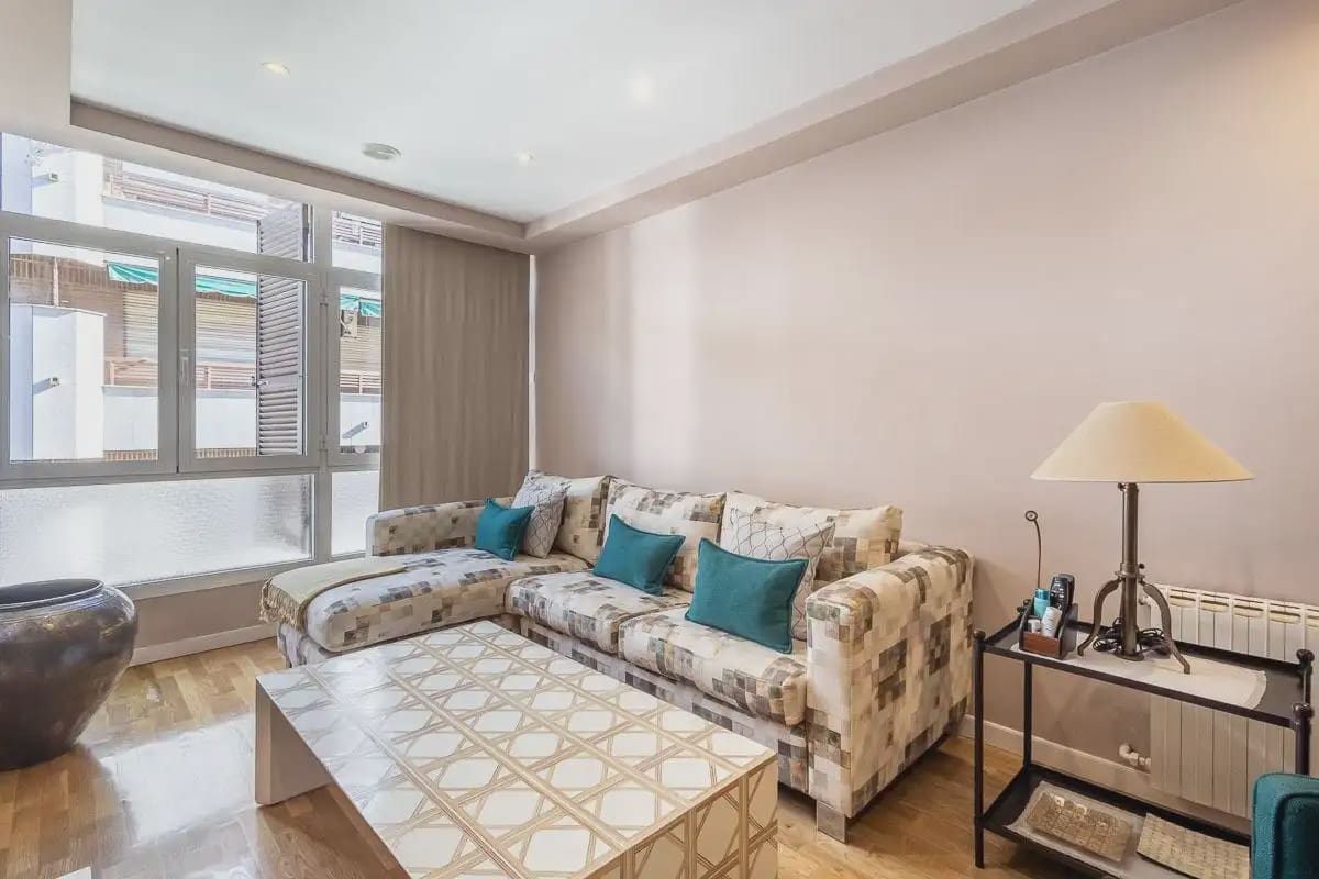 Flat for sale in Granada city with garage - € 585,000 (Ref: 9837506)