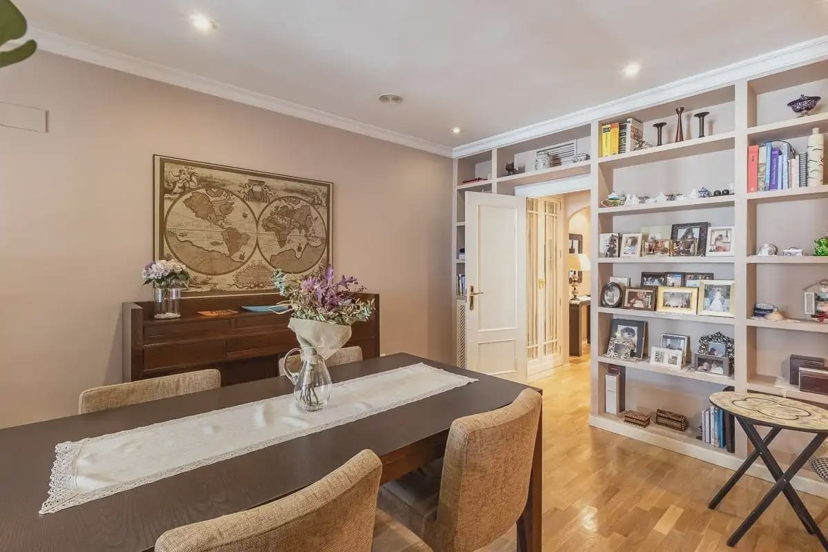 Flat for sale in Granada city with garage - € 585,000 (Ref: 9837506)