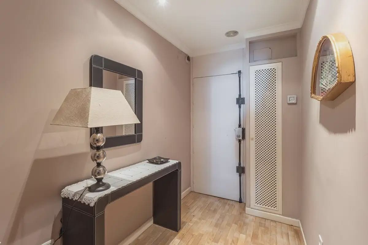 Flat for sale in Granada city with garage - € 585,000 (Ref: 9837506)