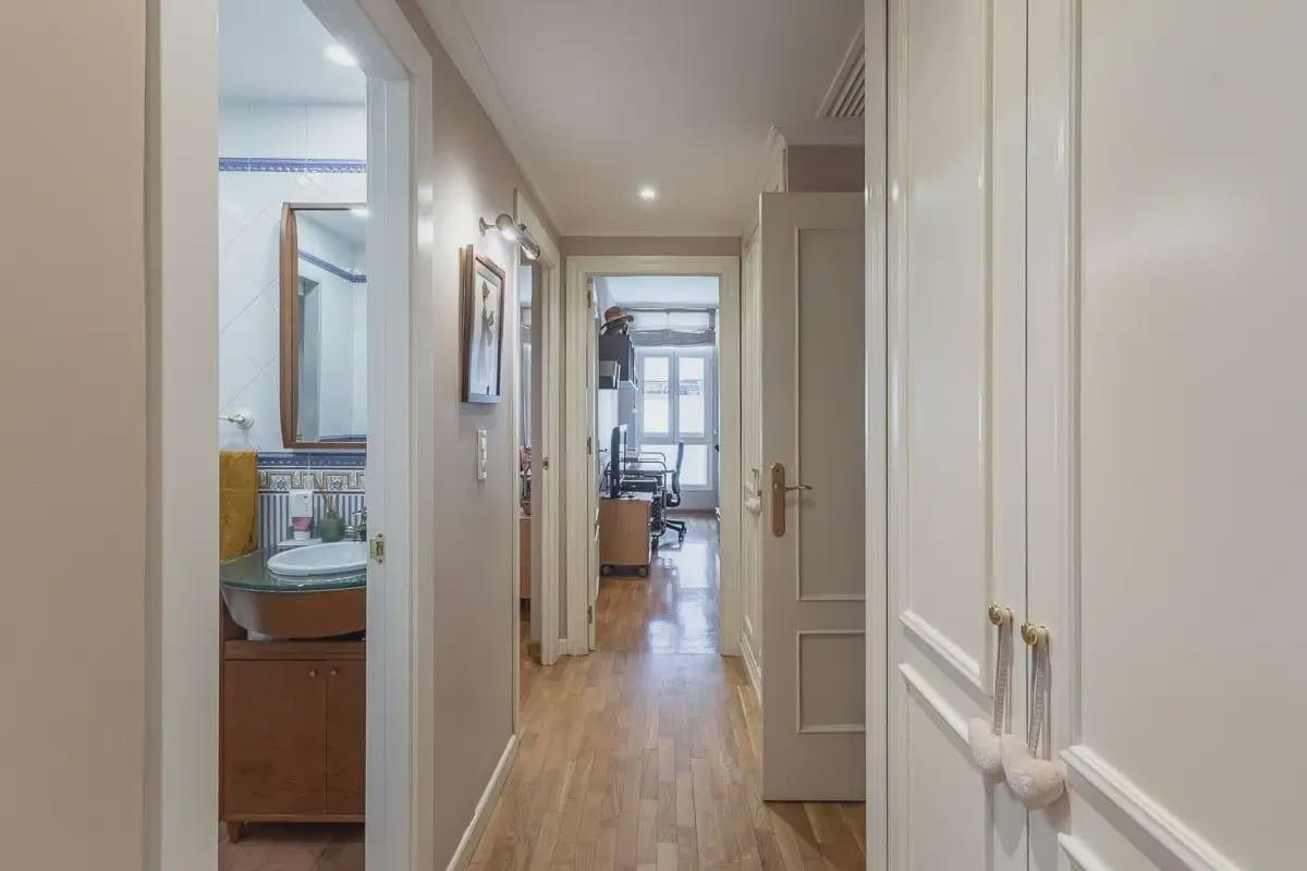 Flat for sale in Granada city with garage - € 585,000 (Ref: 9837506)