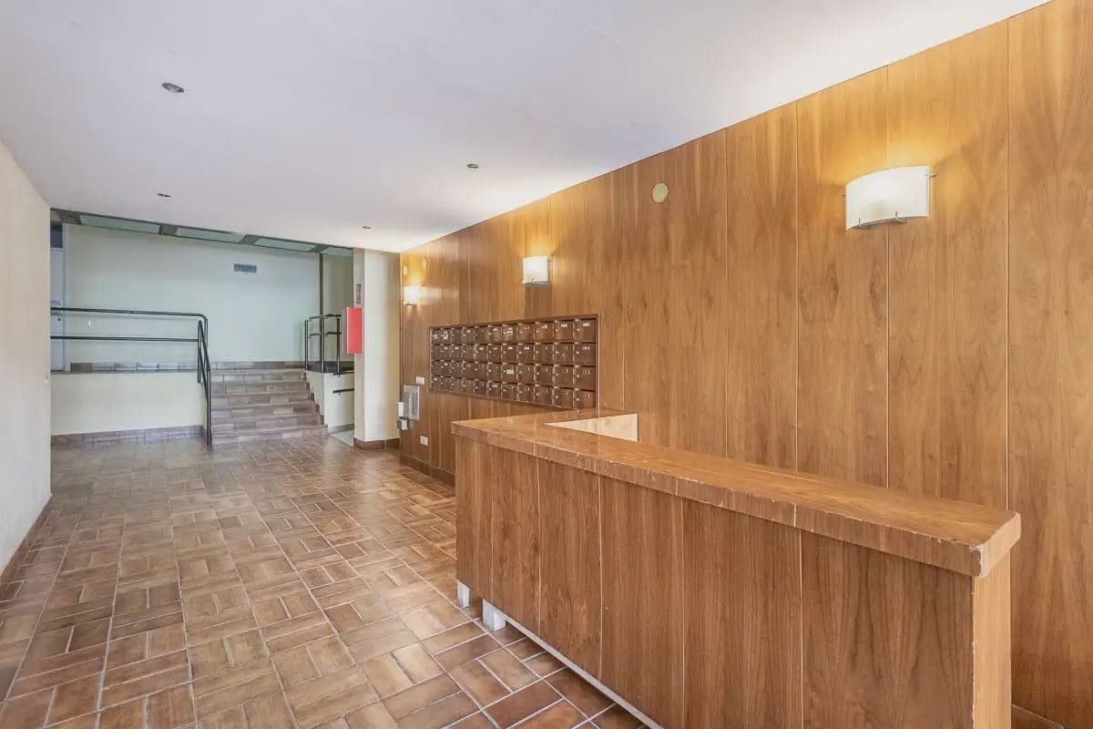 Flat for sale in Granada city with garage - € 585,000 (Ref: 9837506)