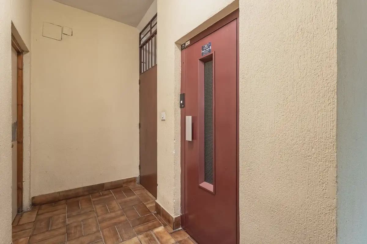 Flat for sale in Granada city with garage - € 585,000 (Ref: 9837506)