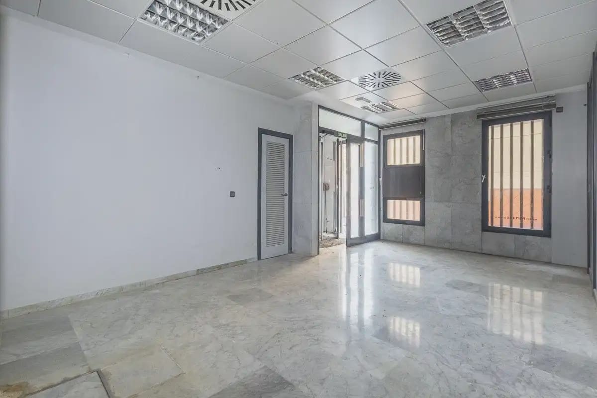 Local Comercial en Iznalloz en venta - 200.000 € (Ref: 9837509)