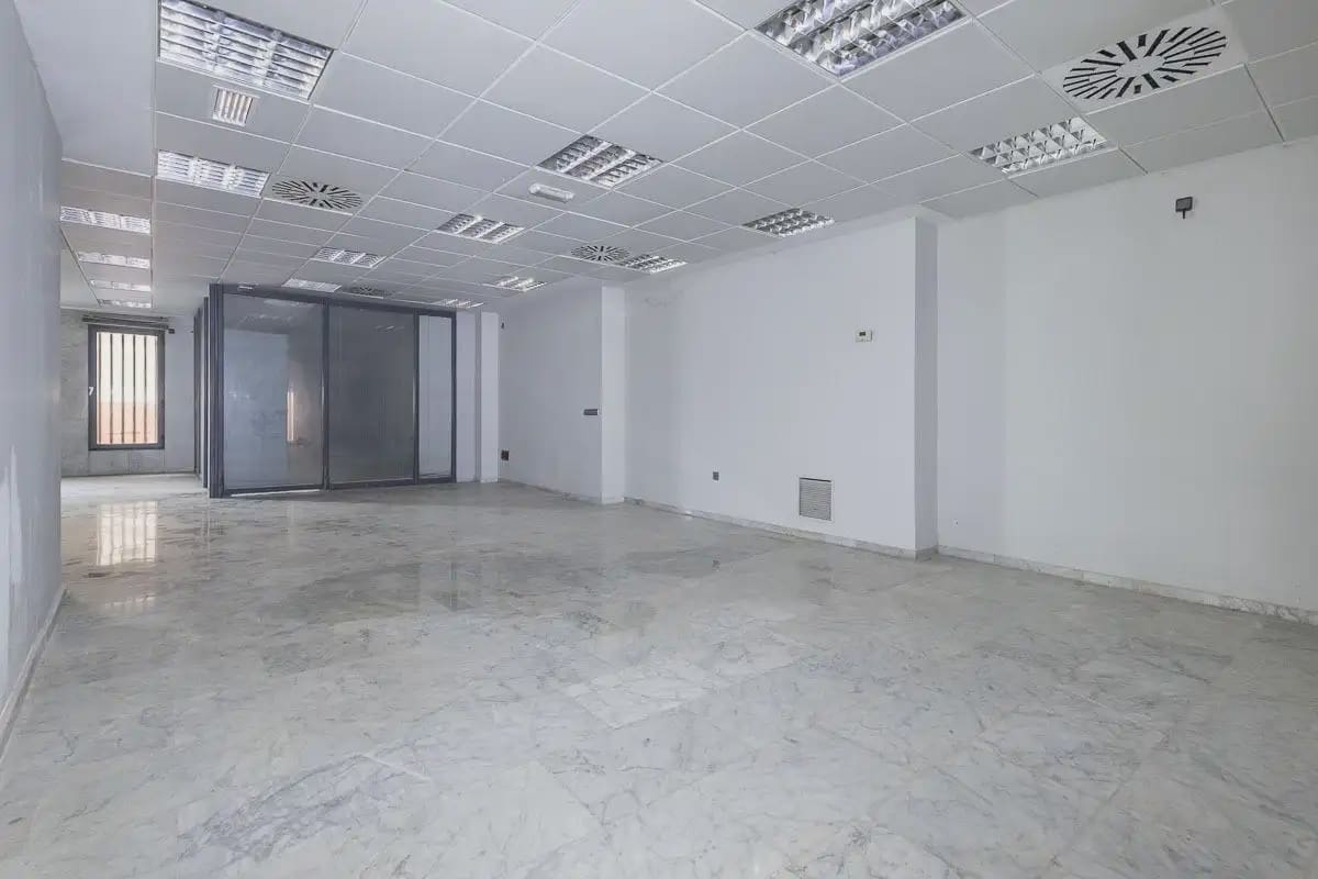 Local Comercial en Iznalloz en venta - 200.000 € (Ref: 9837509)
