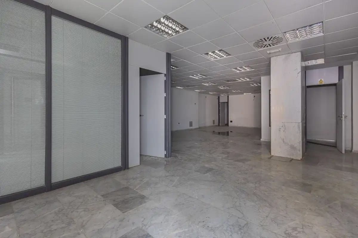 Local Comercial en Iznalloz en venta - 200.000 € (Ref: 9837509)