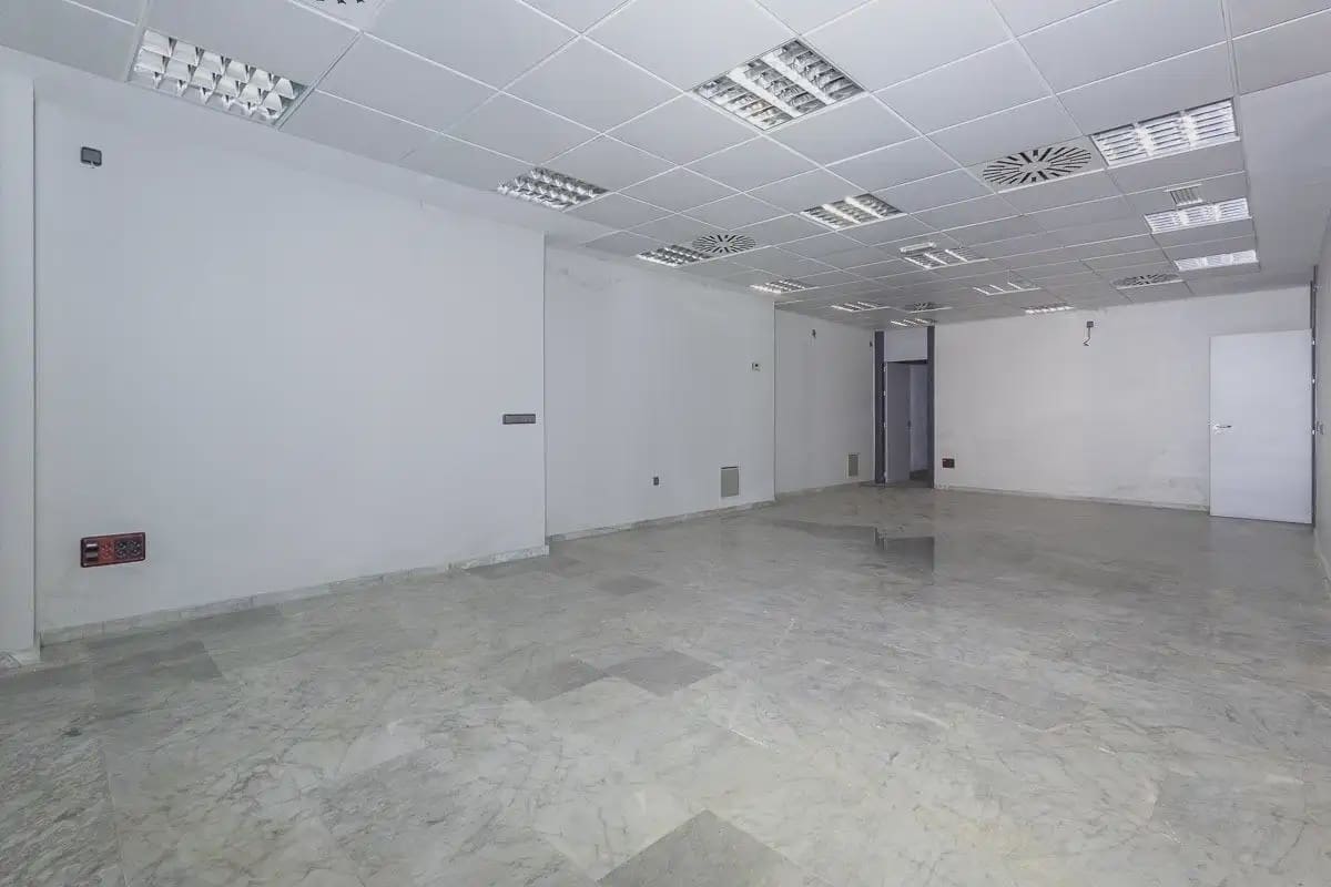 Local Comercial en Iznalloz en venta - 200.000 € (Ref: 9837509)