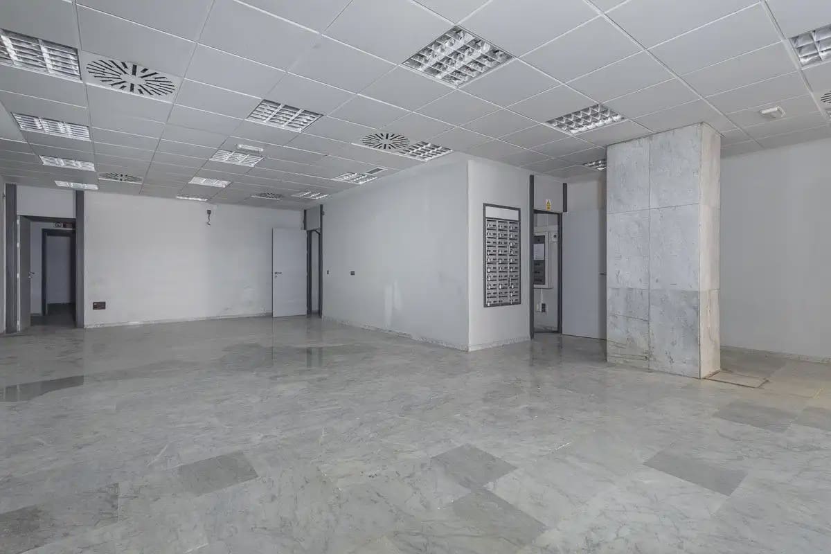 Local Comercial en Iznalloz en venta - 200.000 € (Ref: 9837509)