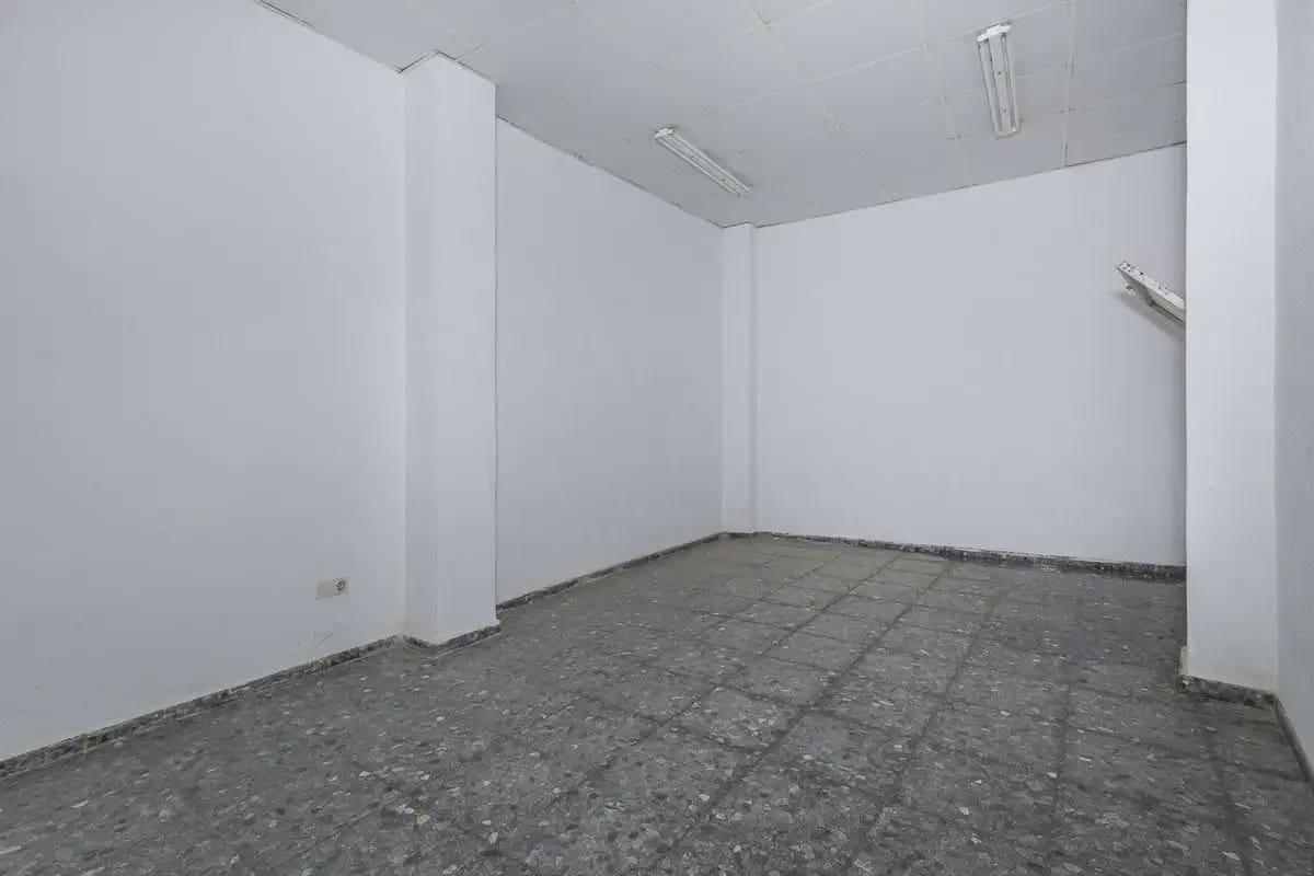 Local Comercial en Iznalloz en venta - 200.000 € (Ref: 9837509)