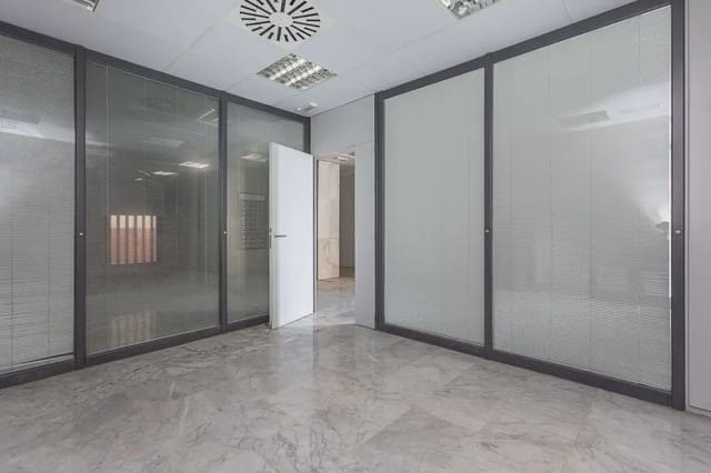 Local Comercial en Iznalloz en venta - 200.000 € (Ref: 9837509)