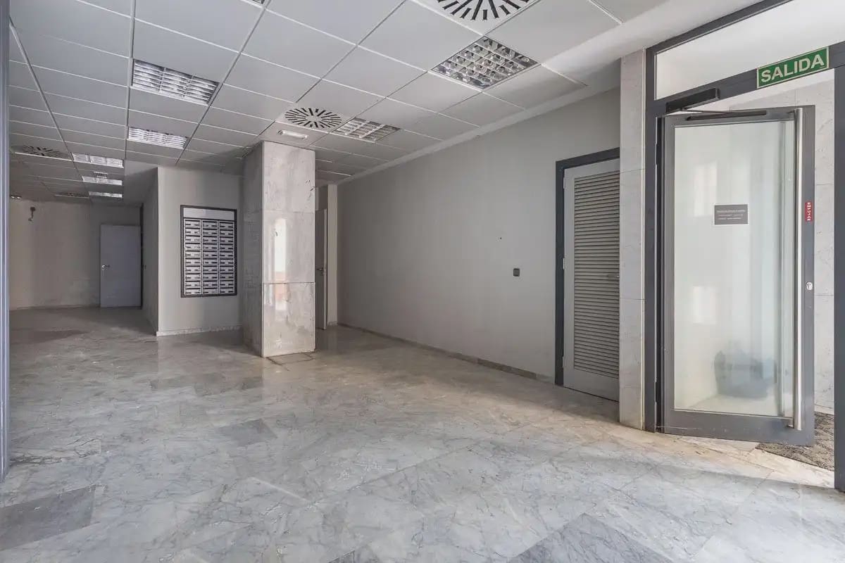 Local Comercial en Iznalloz en venta - 200.000 € (Ref: 9837509)