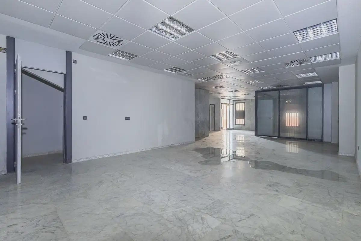 Local Comercial en Iznalloz en venta - 200.000 € (Ref: 9837509)