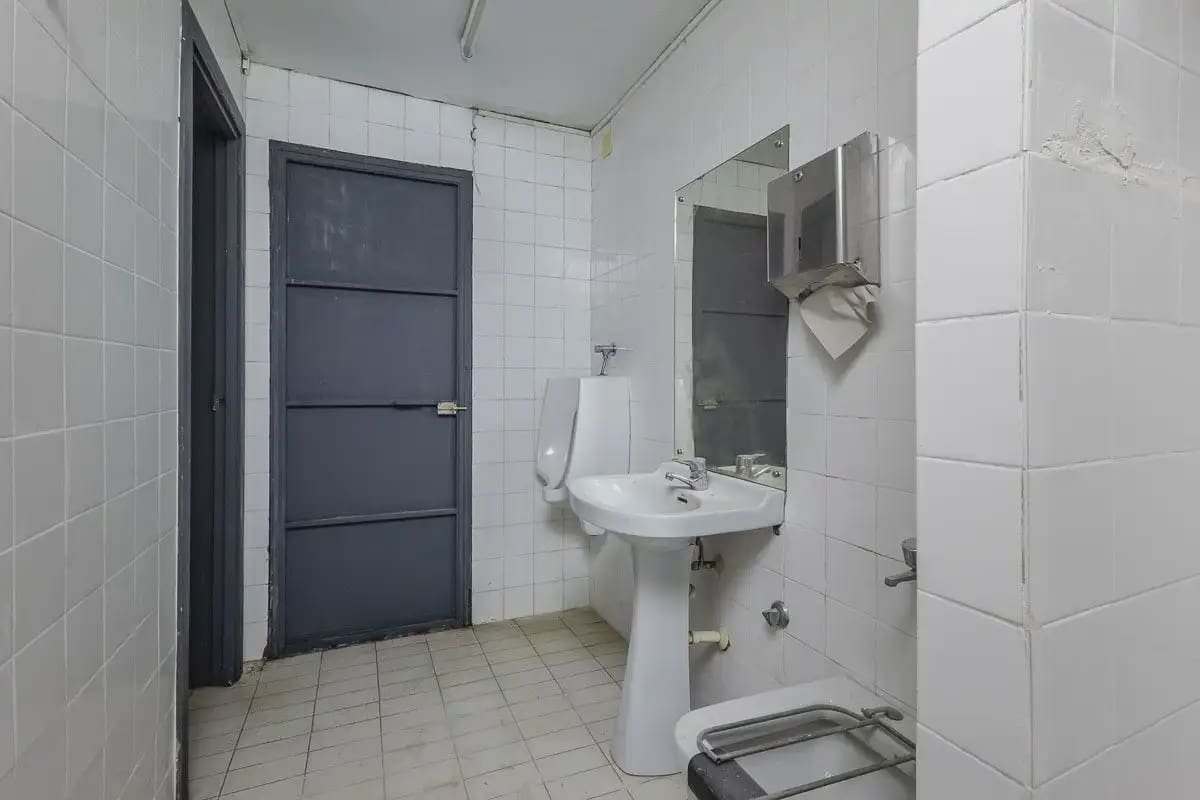 Local Comercial en Iznalloz en venta - 200.000 € (Ref: 9837509)