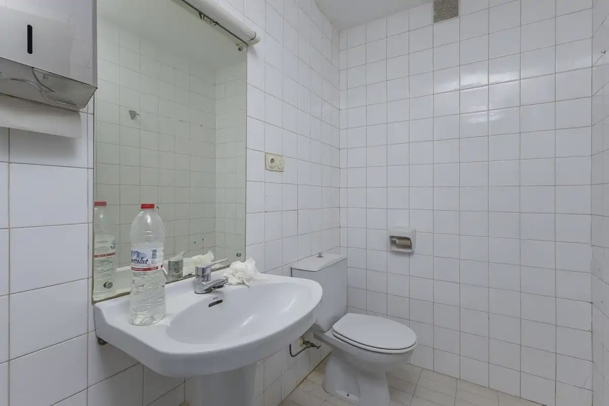 Local Comercial en Iznalloz en venta - 200.000 € (Ref: 9837509)