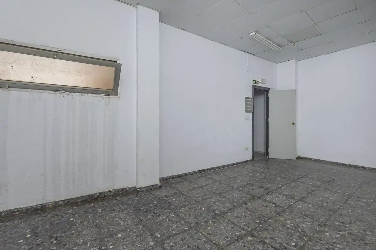Local Comercial en Iznalloz en venta - 200.000 € (Ref: 9837509)