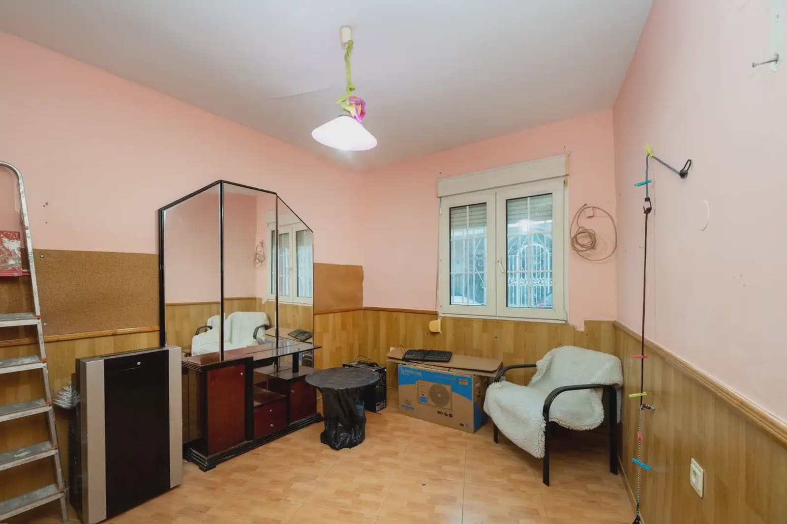 Omakotitalo myytävänä paikassa Armilla - 230 000 € (Ref: 9837512)